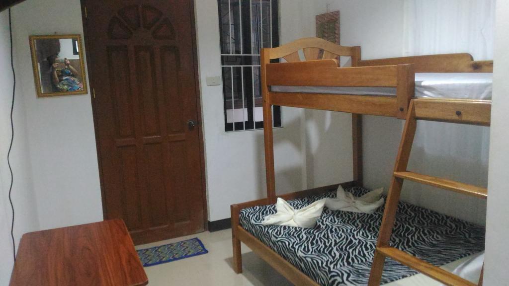 Sealor Pension House Puerto Princesa Buitenkant foto