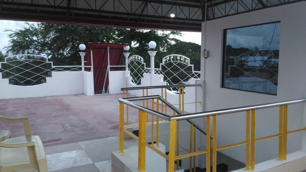 Sealor Pension House Puerto Princesa Buitenkant foto